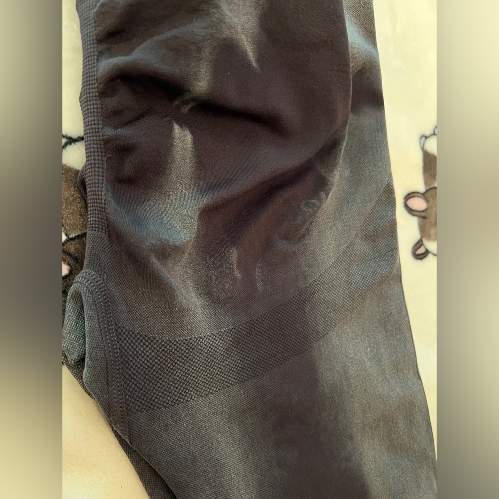 Shein Seamless Wide Waistband Sports Leggings
Black / 8/10(L) - Picture 6 of 10